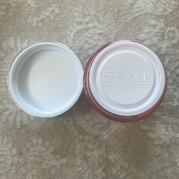 Brand New Clinique Makeup & Skincare Bundle Foundation Moisturizer Eye Cream - Picture 10 of 16